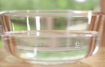 盐水漱口洗鼻子缓解鼻塞咽痛