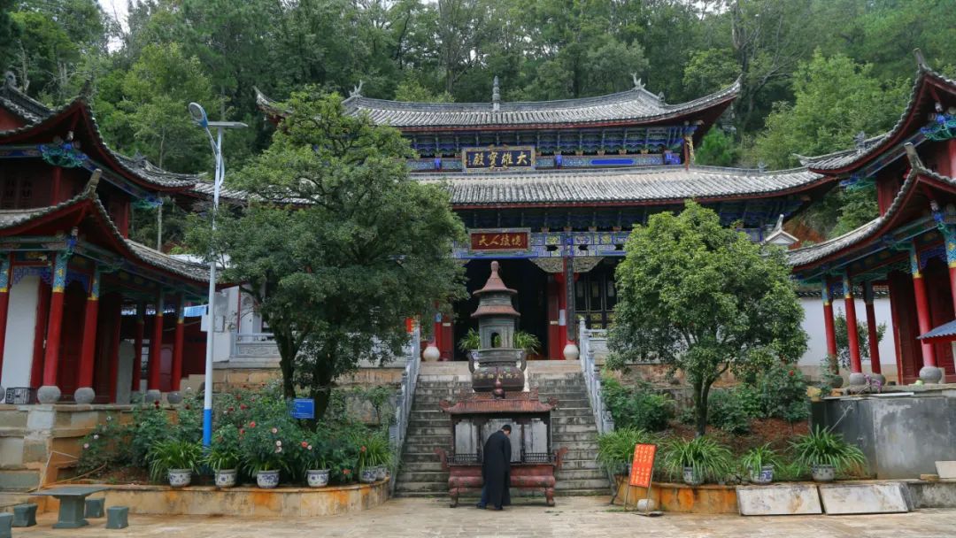 山有名寺——棲賢寺(因棲賢山得名),俗稱