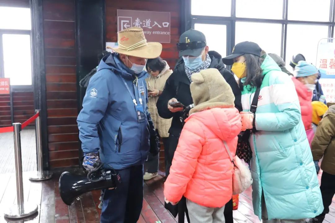 昆明轿子山旅游