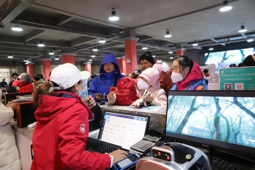 昆明轿子山旅游