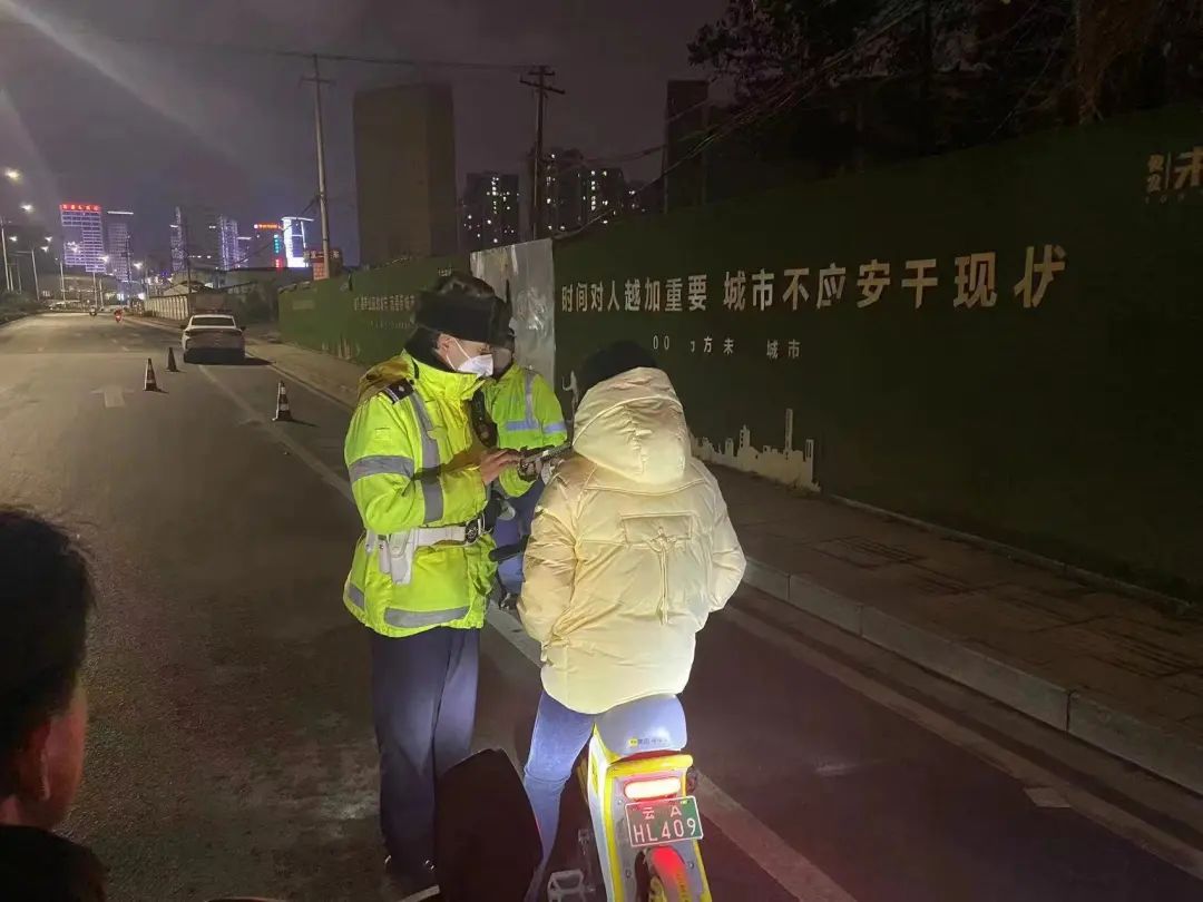 昆明交警