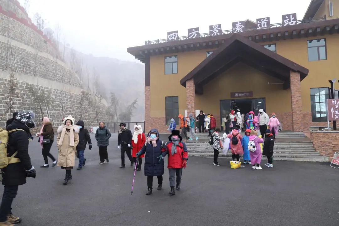 昆明轿子山旅游