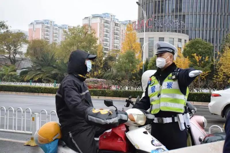 昆明交警