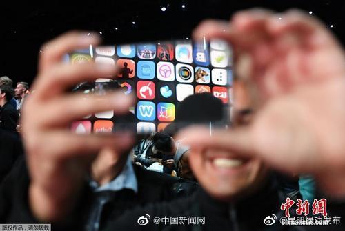 高校调研：手机沉迷催生乡村新问题少年