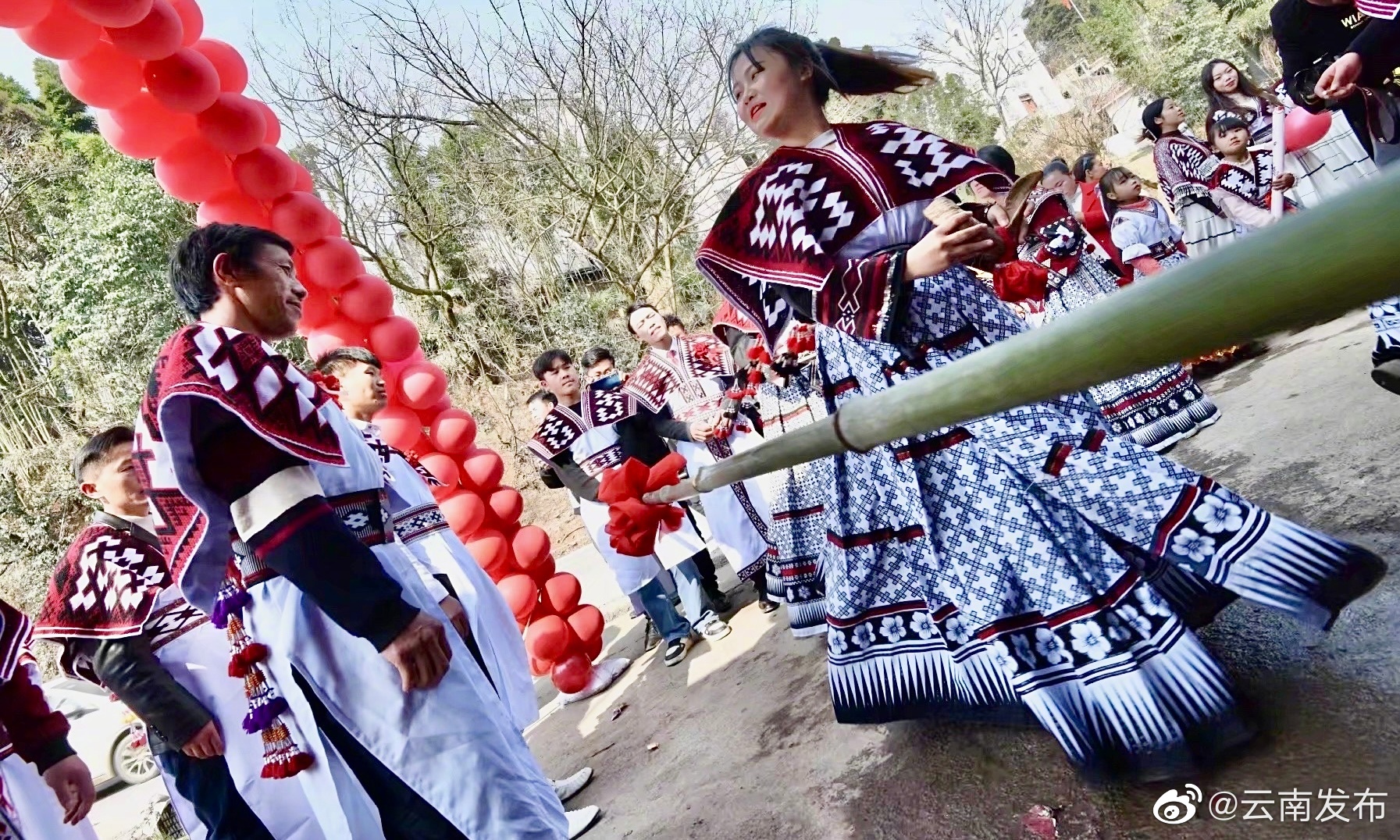 昭通彝良县：苗家婚礼迎新春