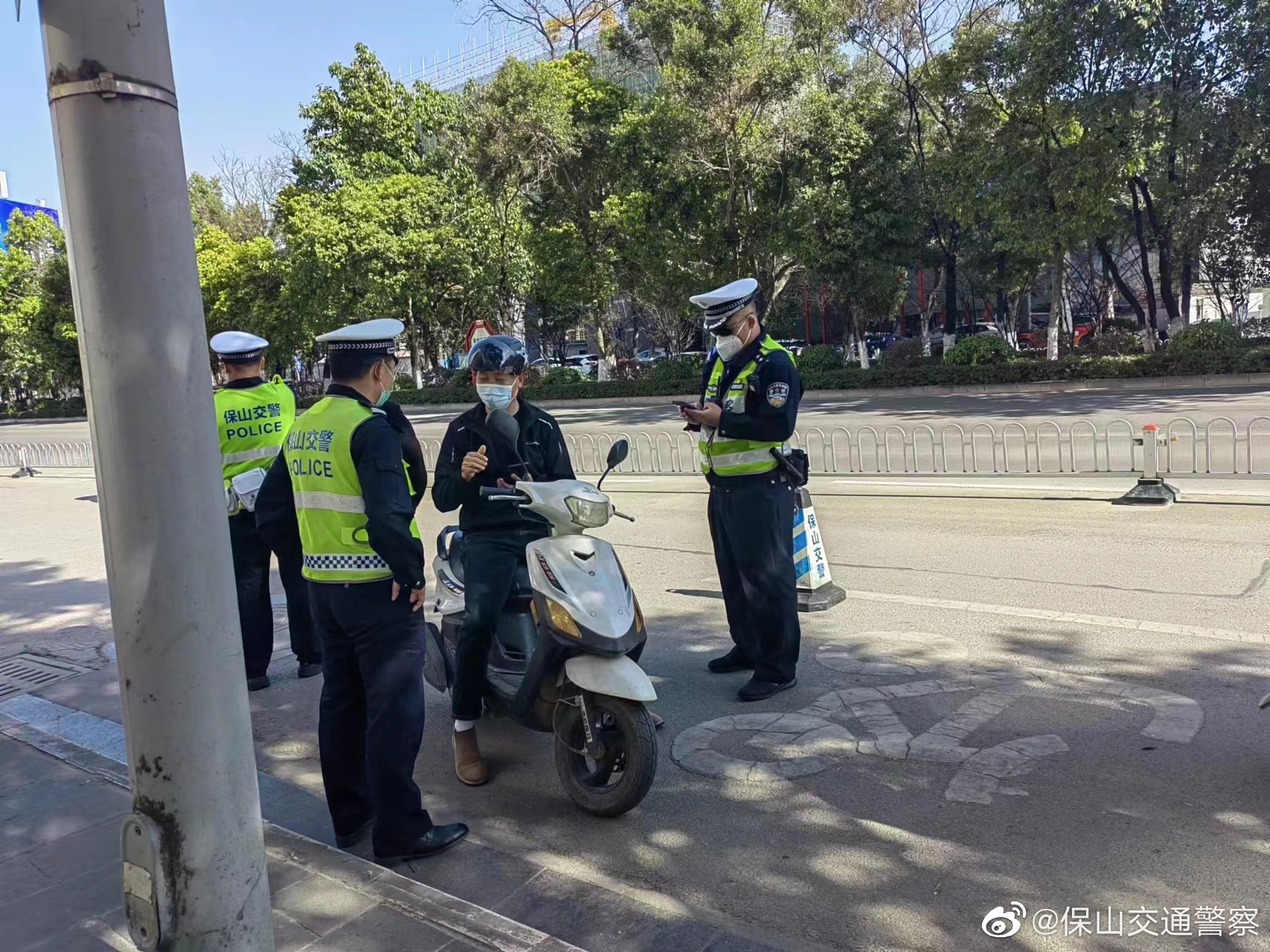 保山交通警察微博