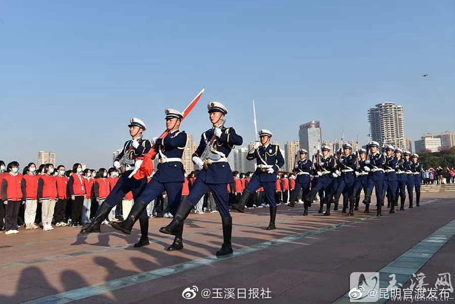 聂耳故乡千名学子同升国旗同唱国歌