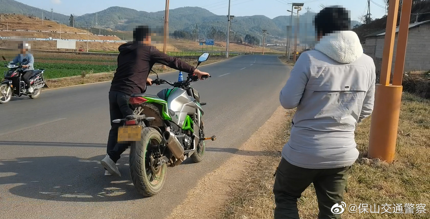 酒后推车4公里，交警：不违法但不提倡，太危险！