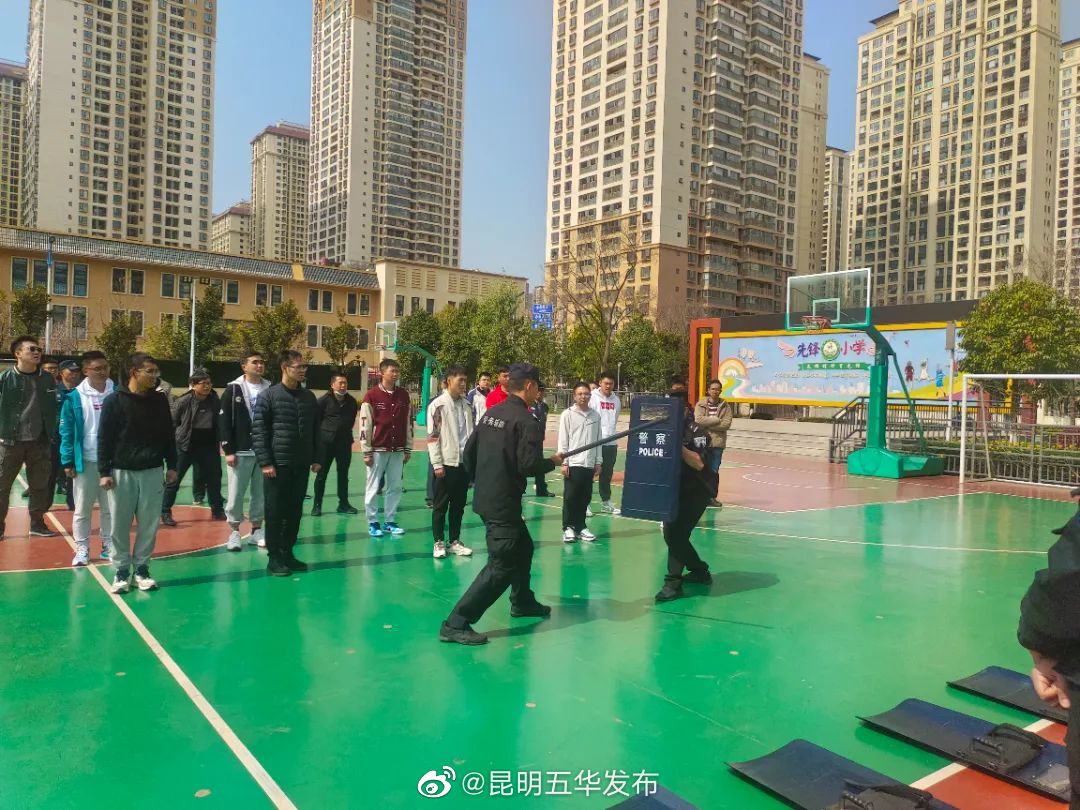 开展安全演练 构建和谐社区