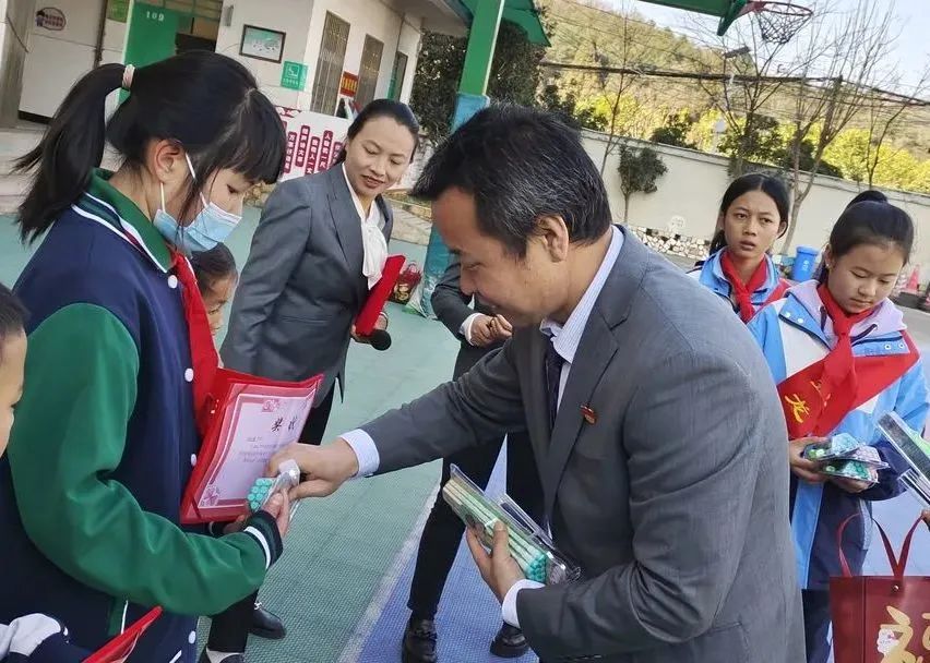 盘龙教育