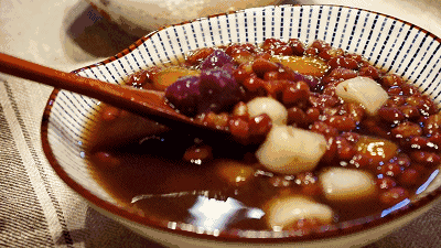 吃完粗粮多喝水防便秘