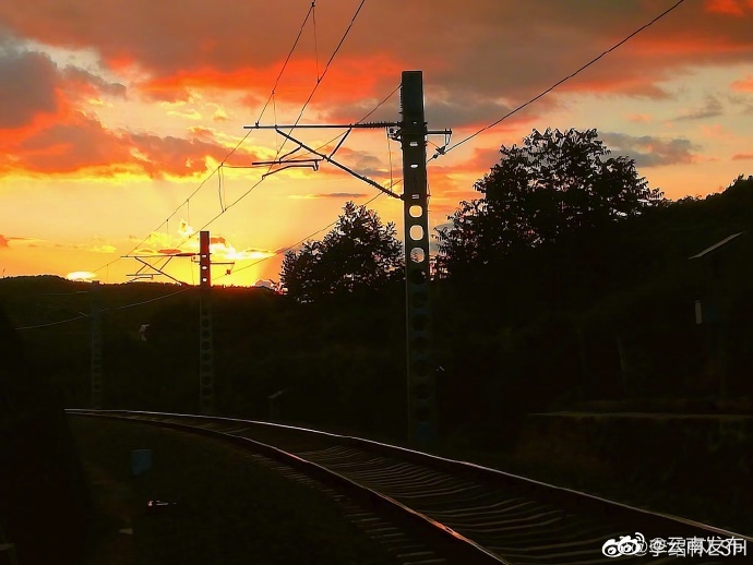 “云南发布”微博