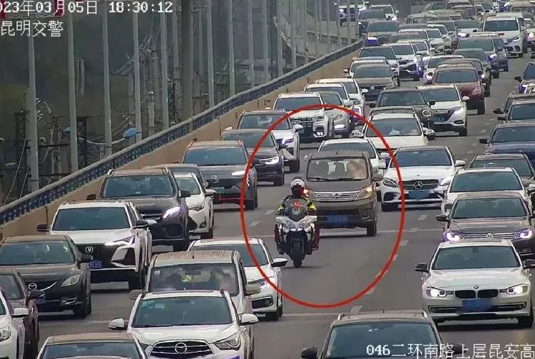 昆明交警