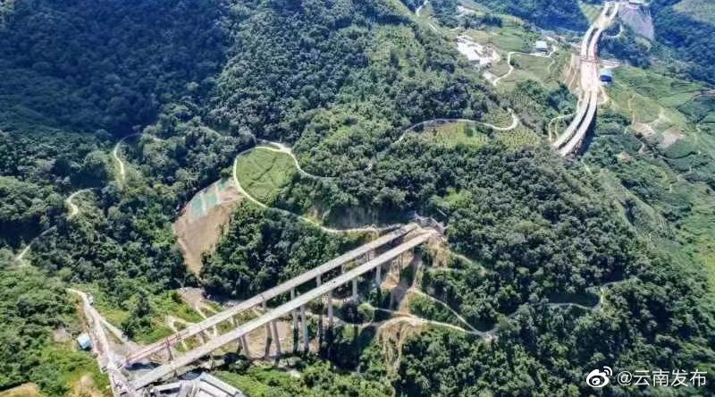 临清高速上军楞隧道贯通