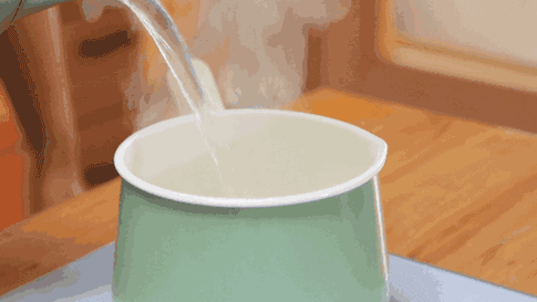 有一种餐前仪式叫开水烫碗 