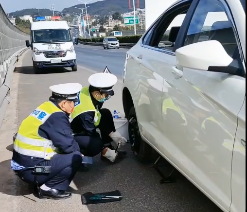 昆明交警