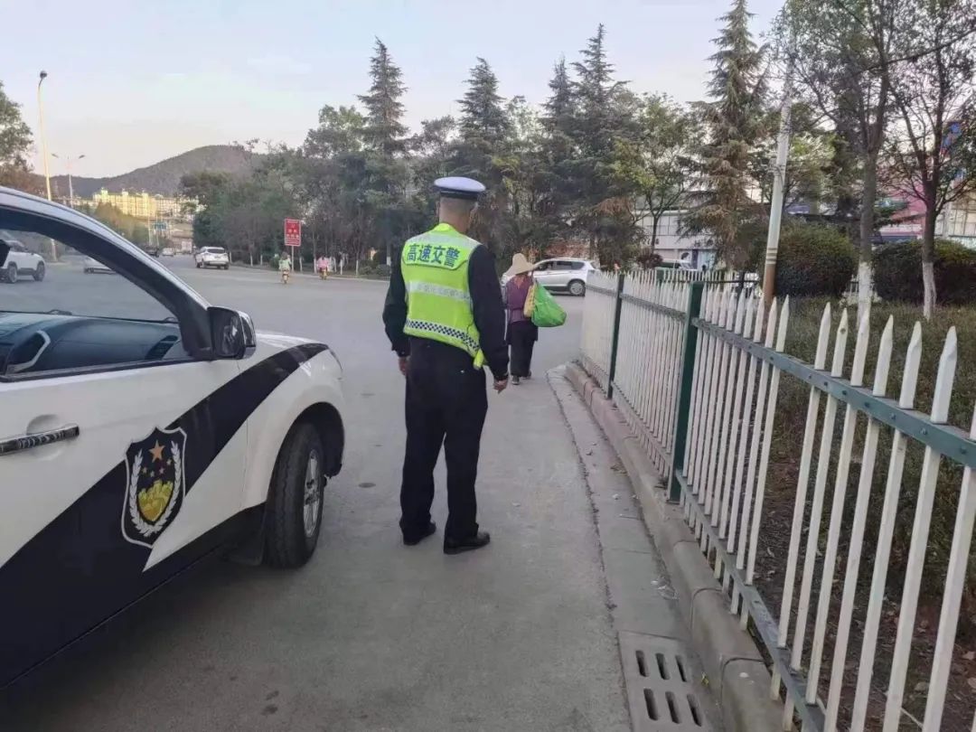 云南高速交警