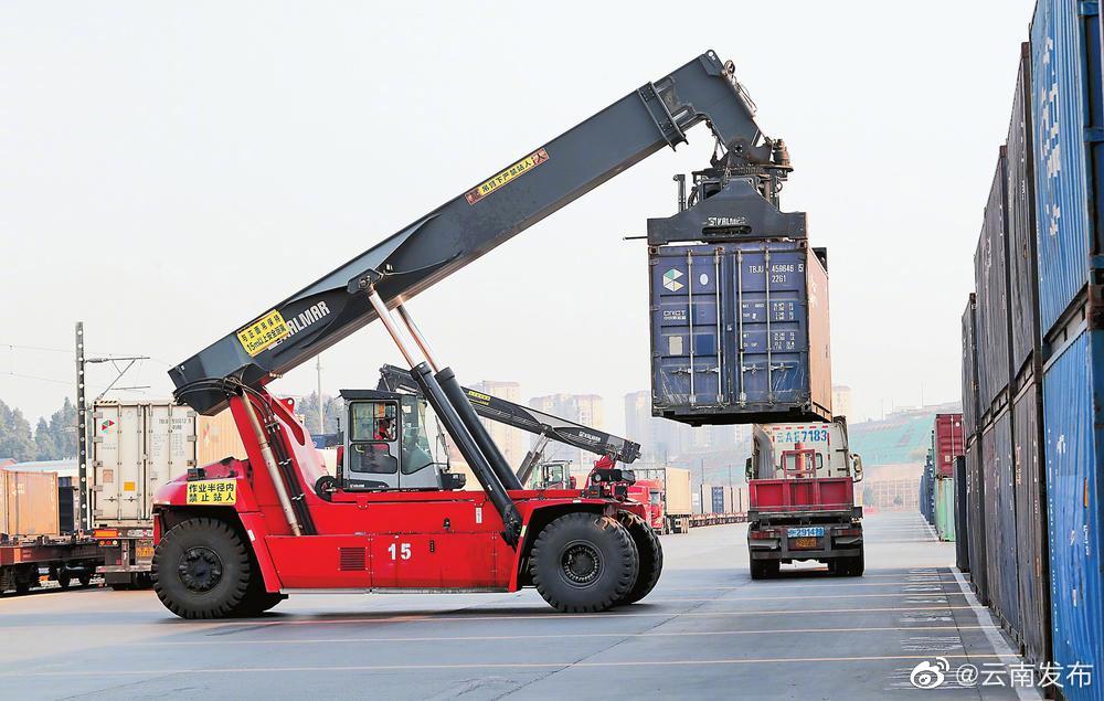 一季度中老铁路货运量同比增长274.4%