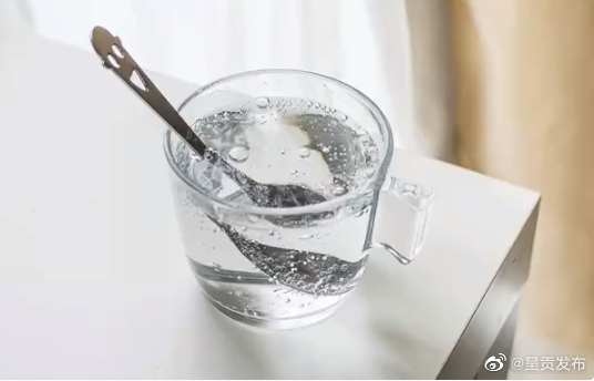 早晨第一杯水应该喝多少