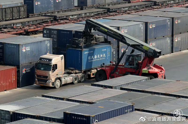 一季度中老铁路国际货运量超100万吨 同比增长近3倍