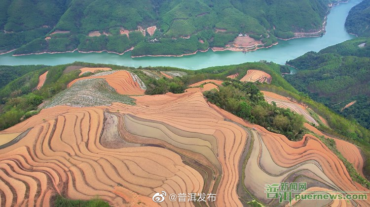 山巅与江流之间——换个角度瞰江城梯田