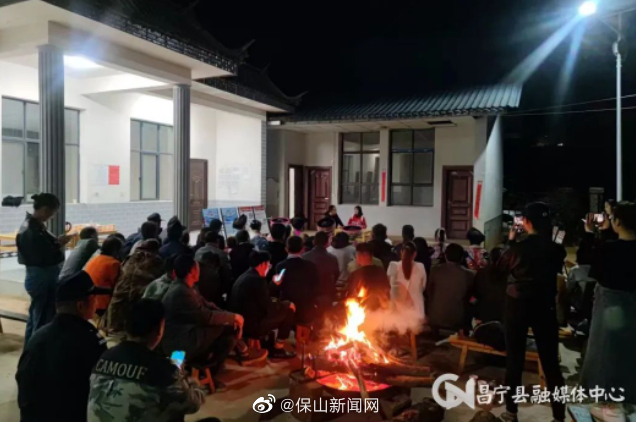 昌宁县检察院：篝火旁的普法情景剧