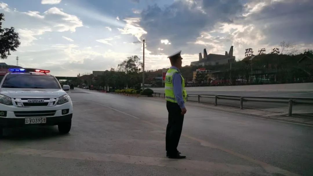 云南高速交警