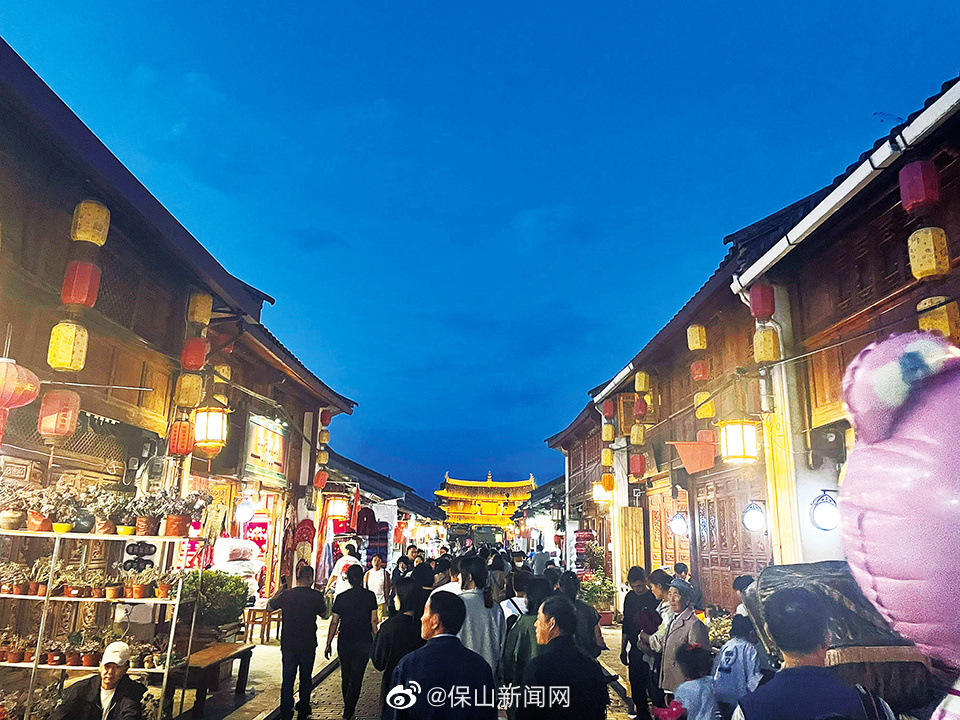 隆阳板桥青龙街“五一”游客量创新高