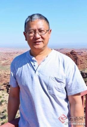 胡性能：昆明的骨骼