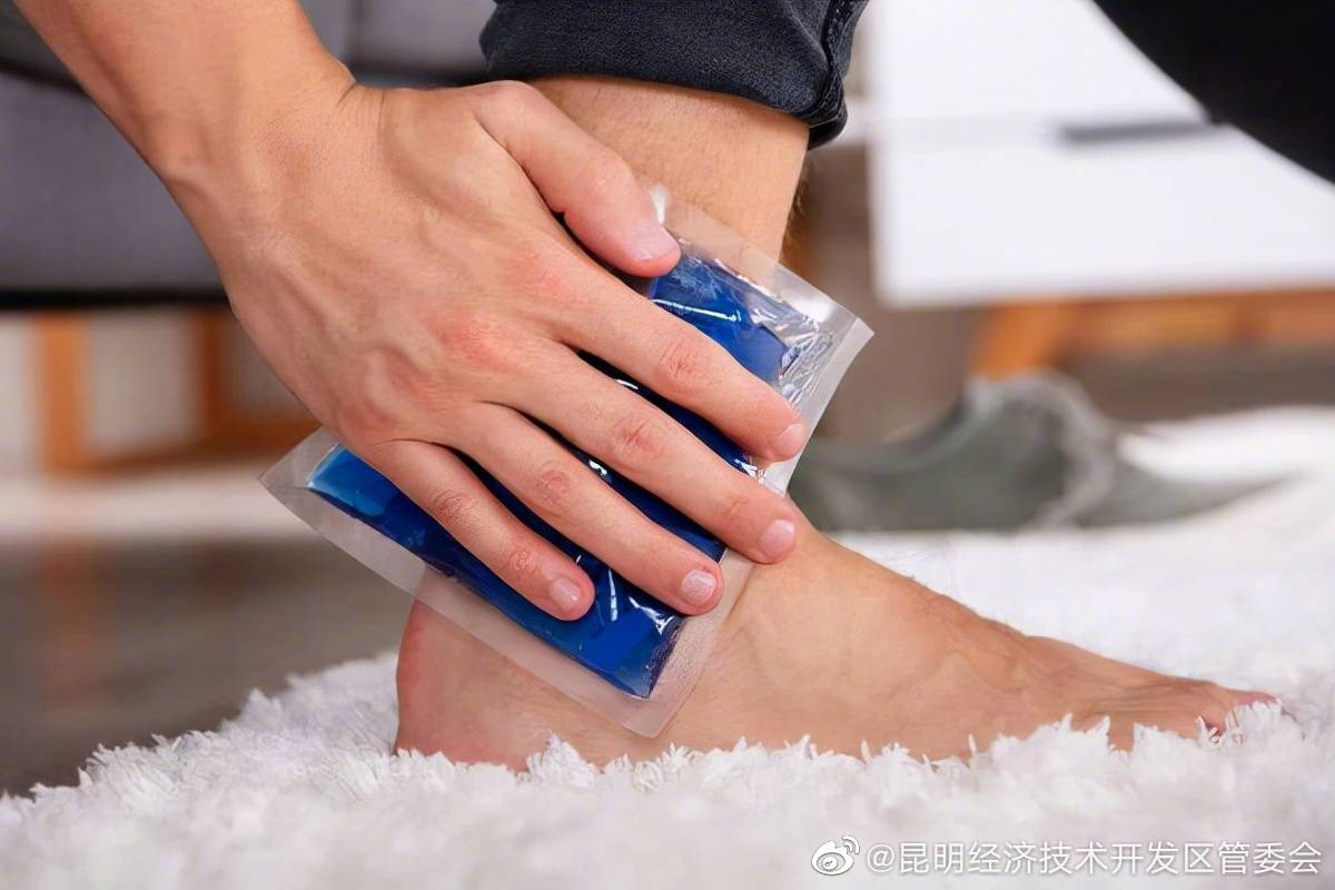 扭伤后该热敷还是冷敷