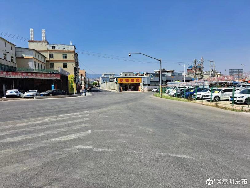 提档升级显身手 车流不息顺畅走