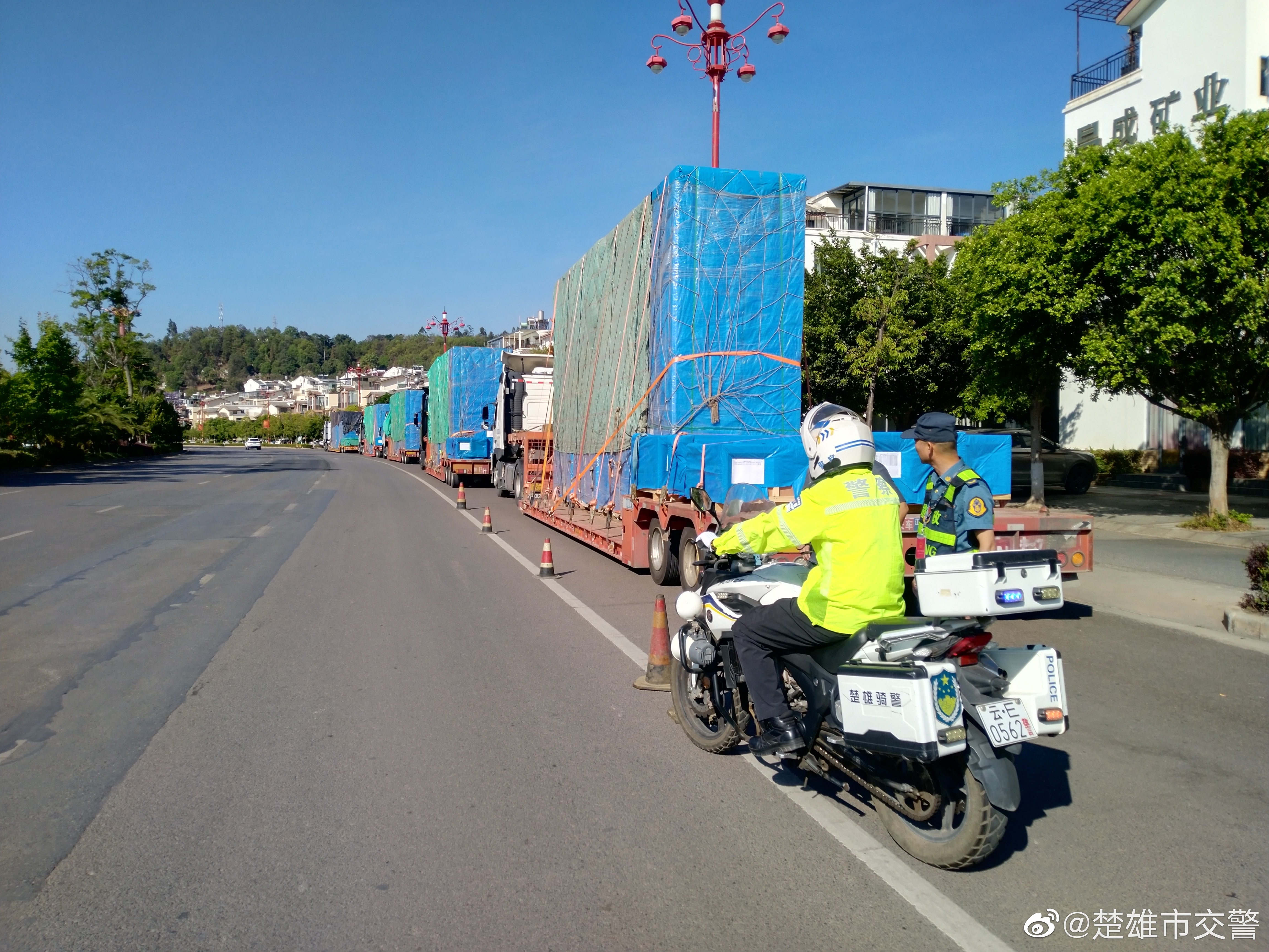 楚雄市交警