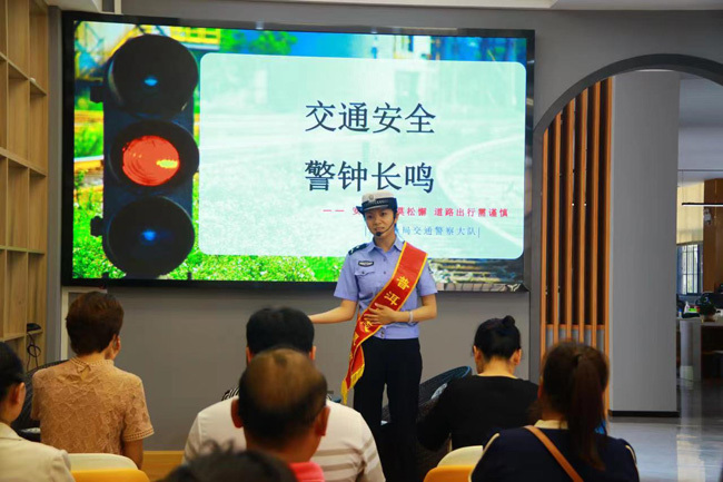 普洱交警