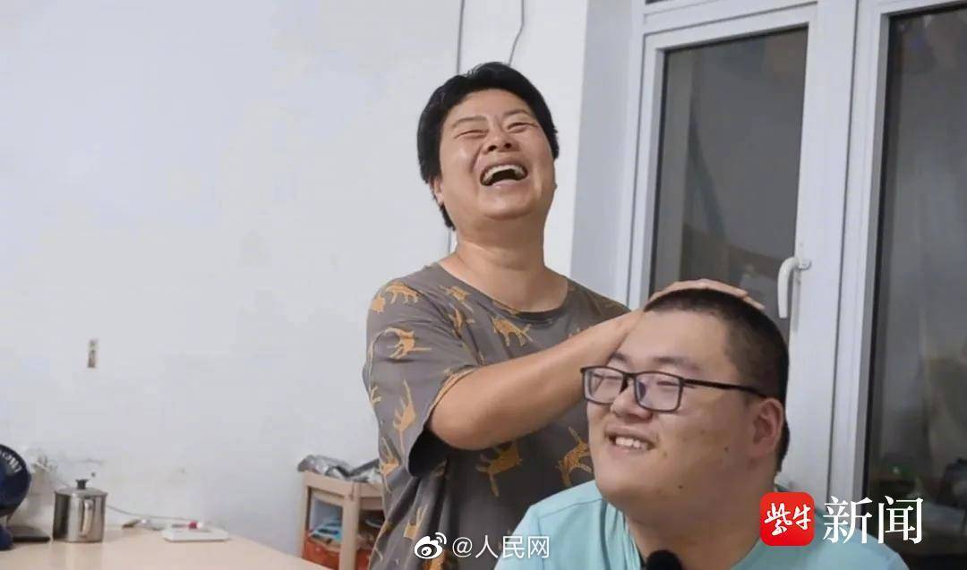 人民网