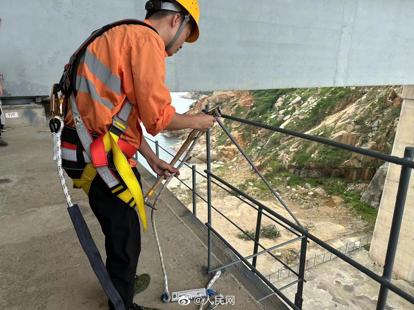 人民网