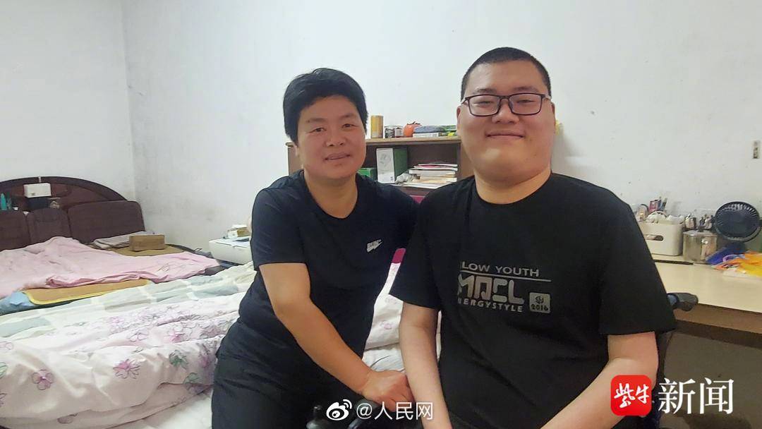人民网