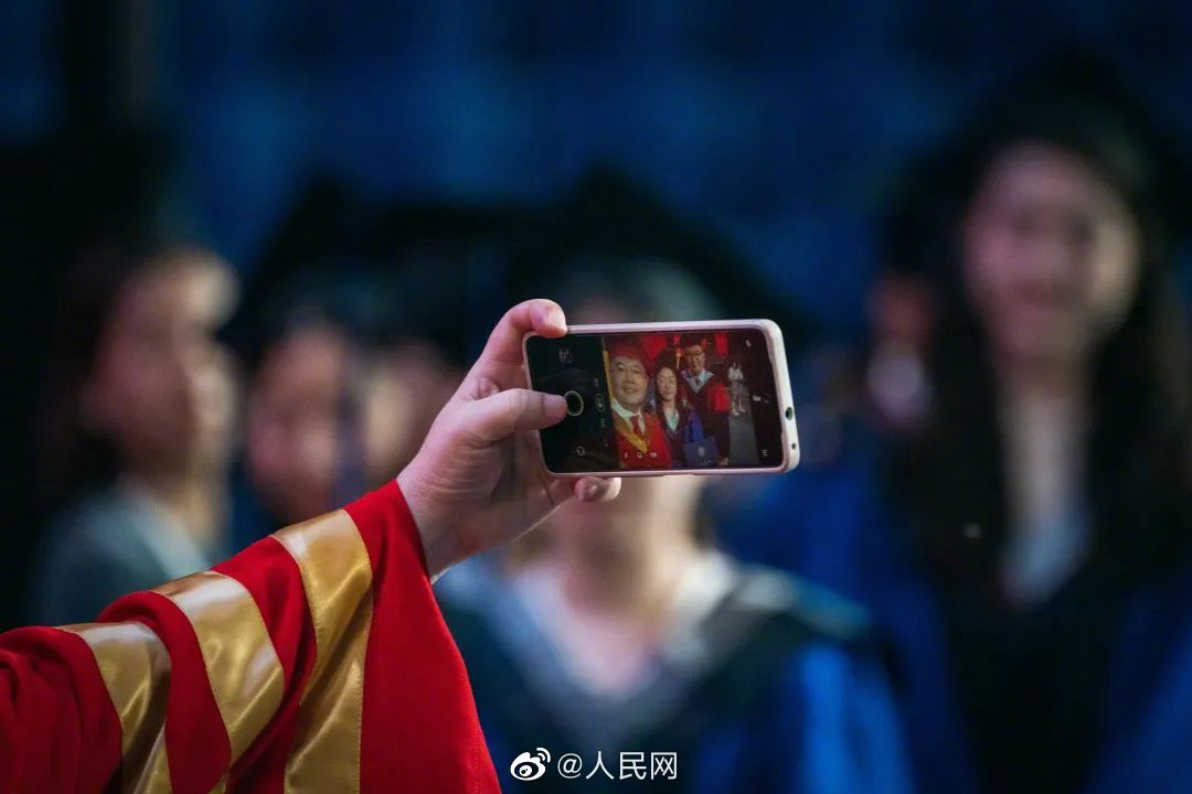 人民网