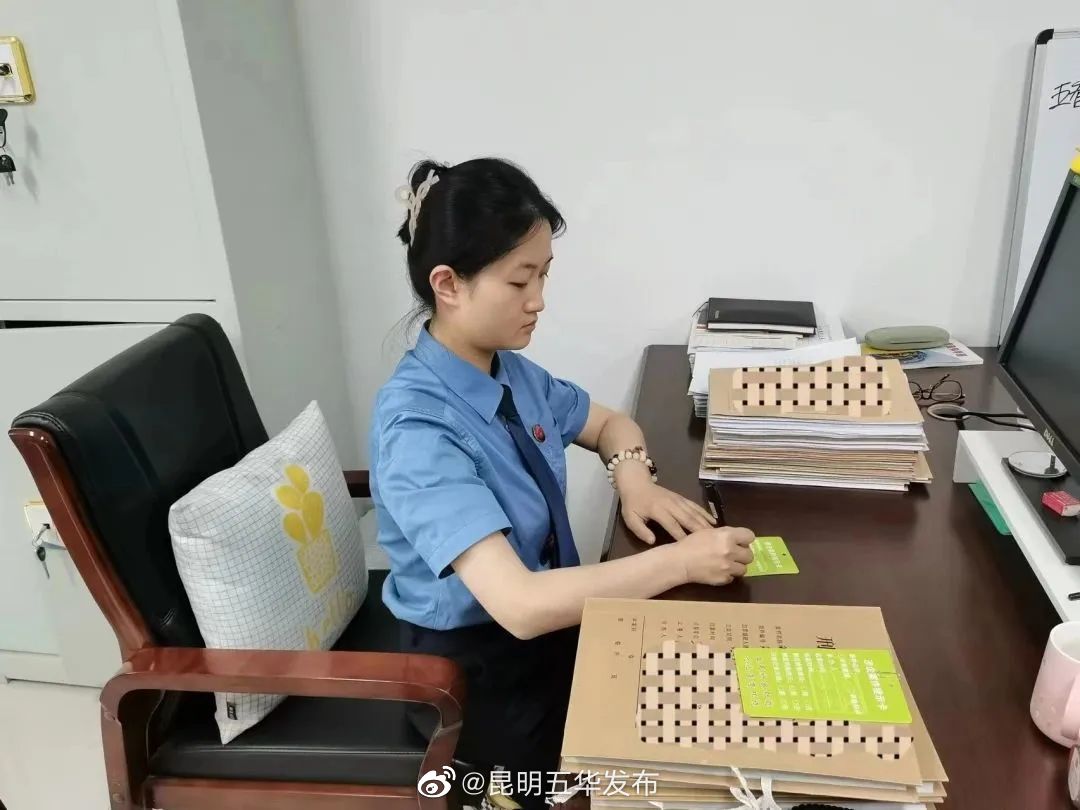 打造法治化营商环境 | 绿色通道+办理提示，五华这张小卡片作用大