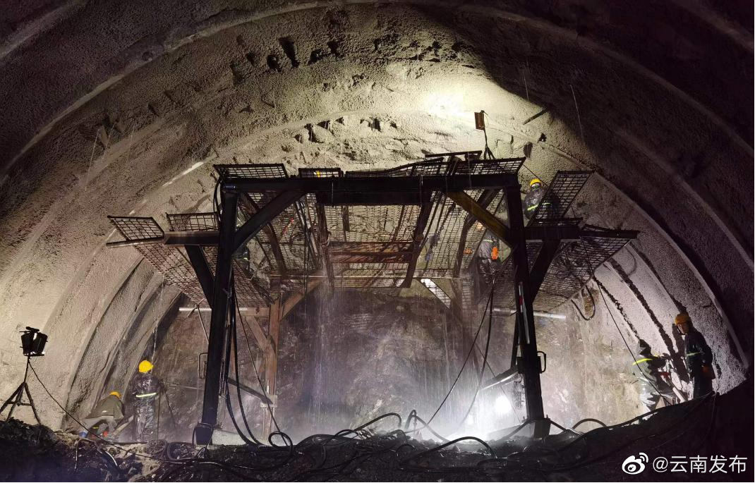 滇中引水工程大理段玉石厂隧洞顺利贯通