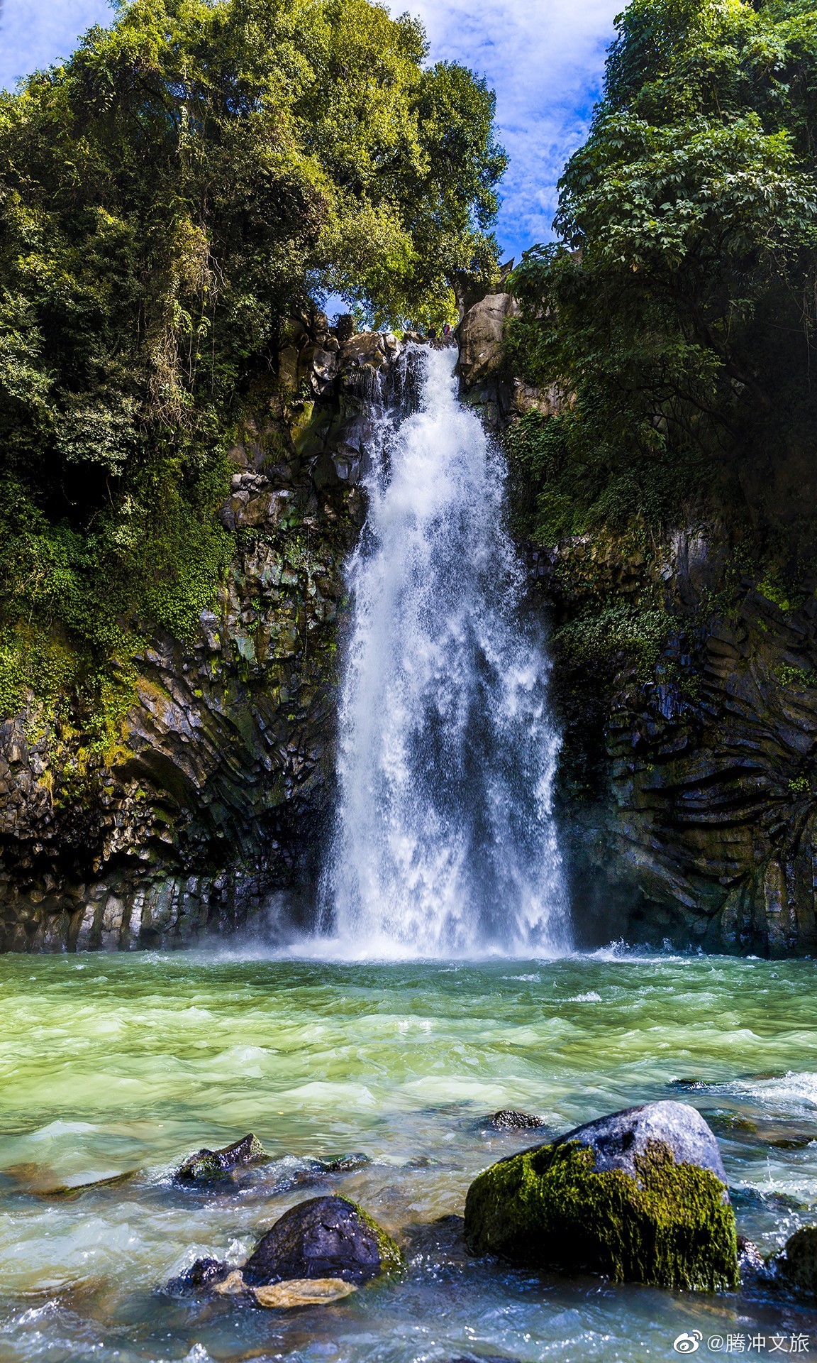 腾冲叠水河瀑布