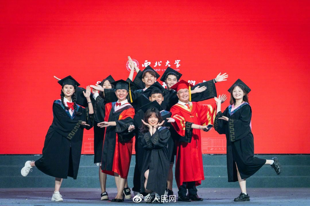 人民网