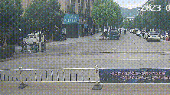 @快递外卖小哥：送货路上别“赢”了时间， “输”了安全！