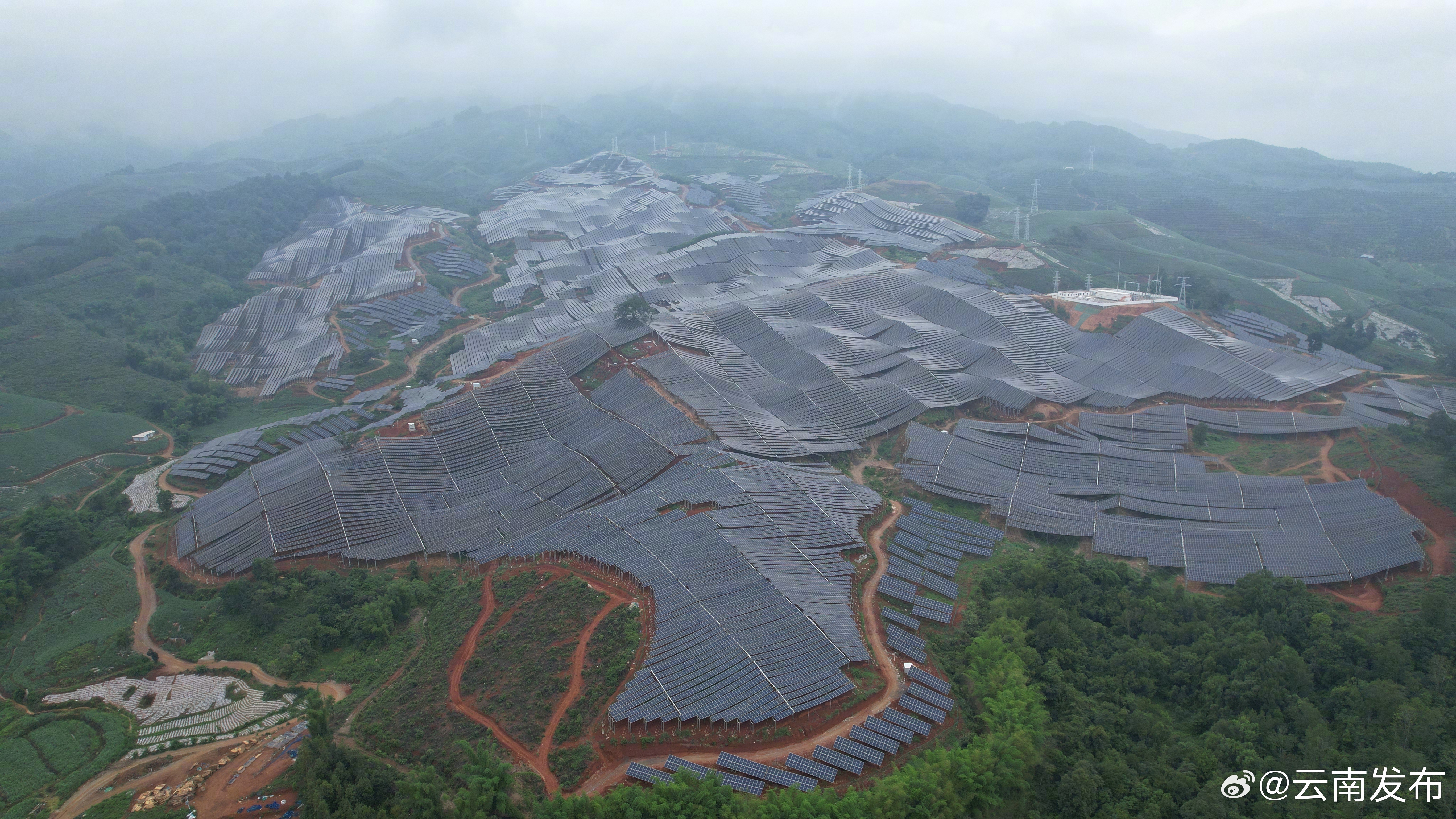 西南地区最大规模采用柔性支架的农业光伏项目投产发电