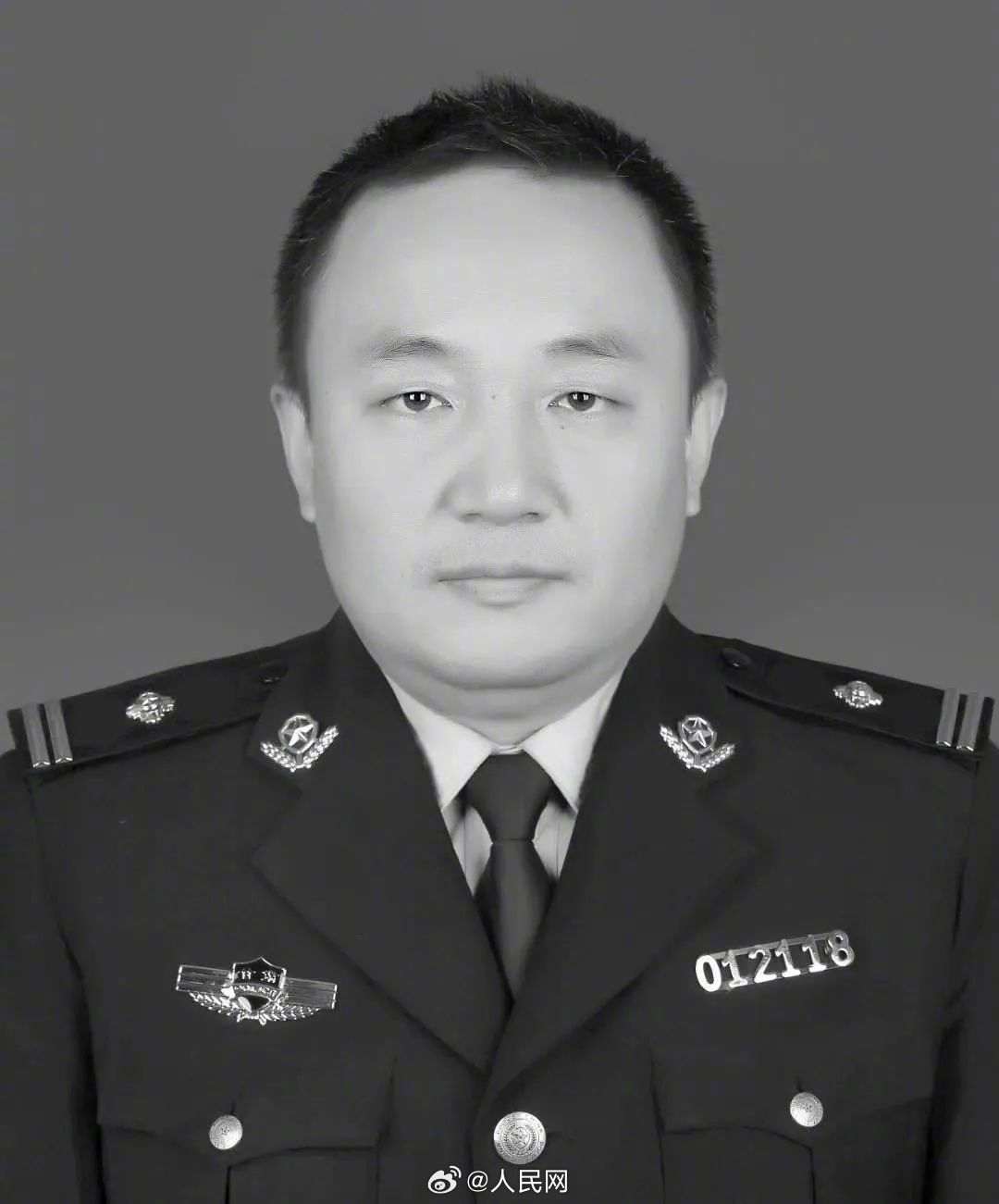 痛心！兰州49岁民警执勤时突发心梗牺牲