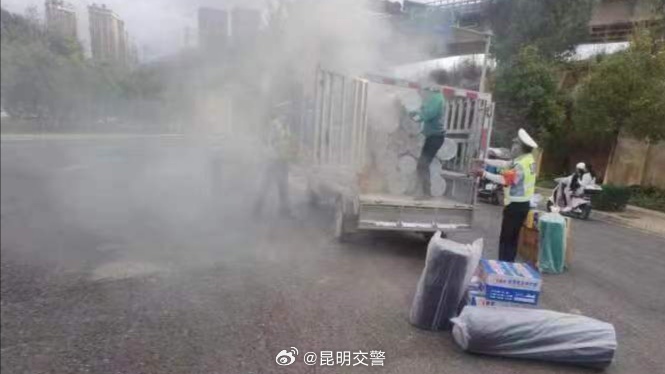 昆明交警