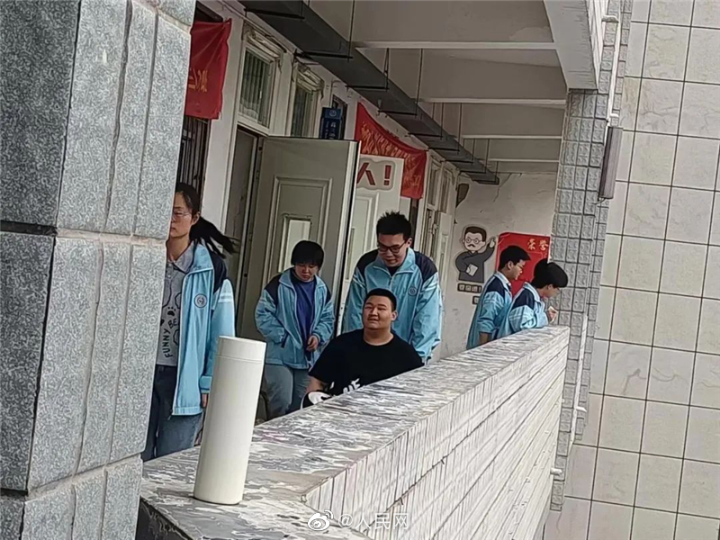 人民网