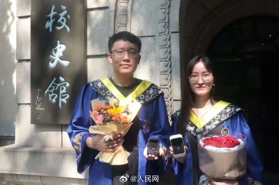 人民网