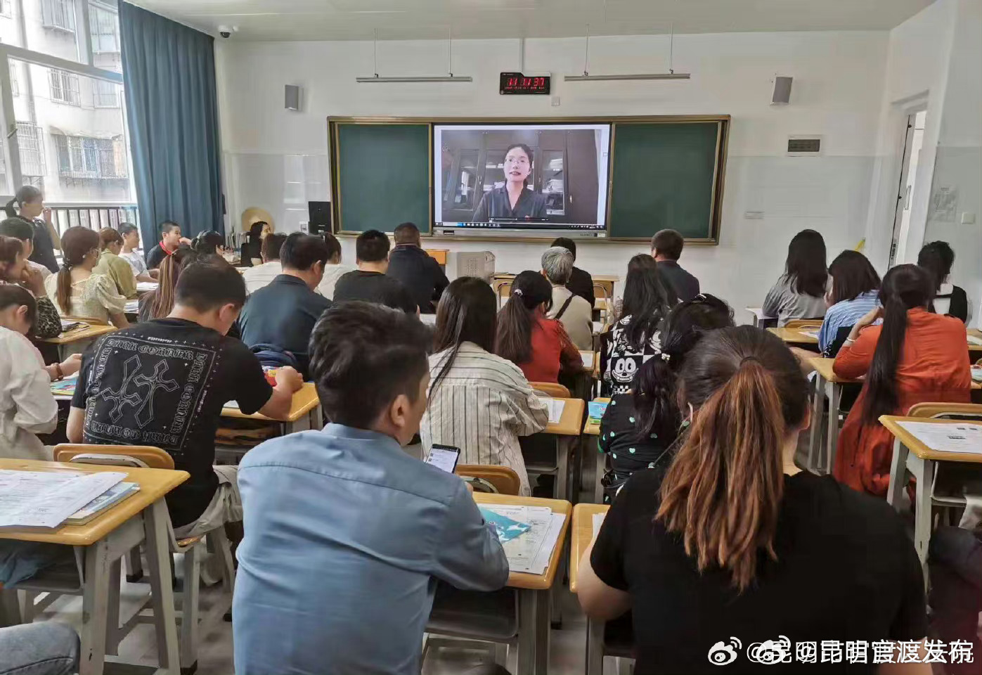 普法强基在行动 期末最后一课，用法用爱守护孩子平安暑假