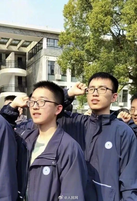 人民网