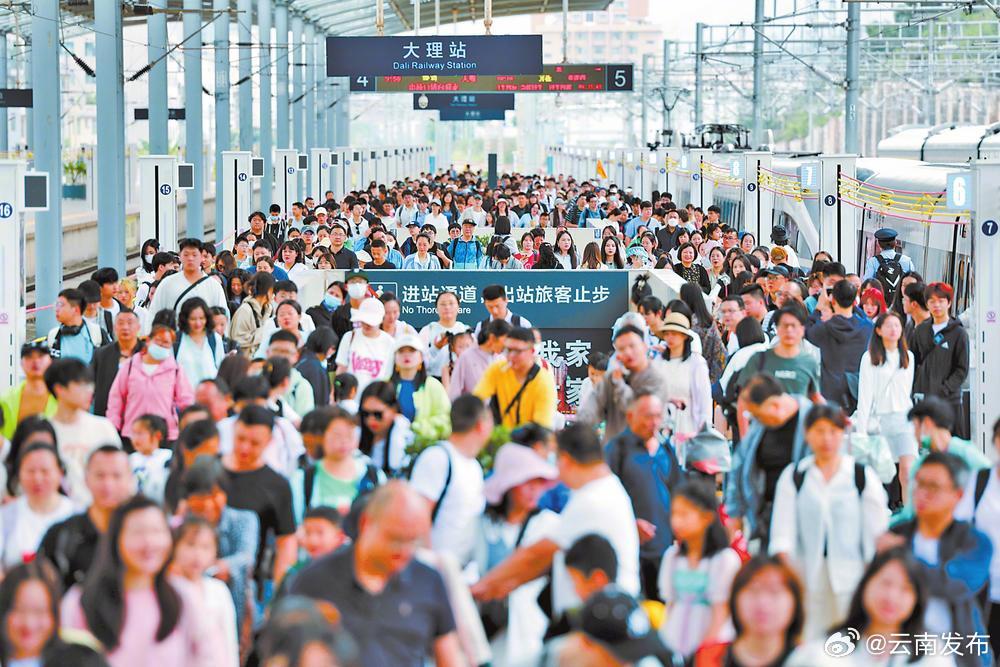 云南暑运首月铁路发送旅客逾1000万人次
